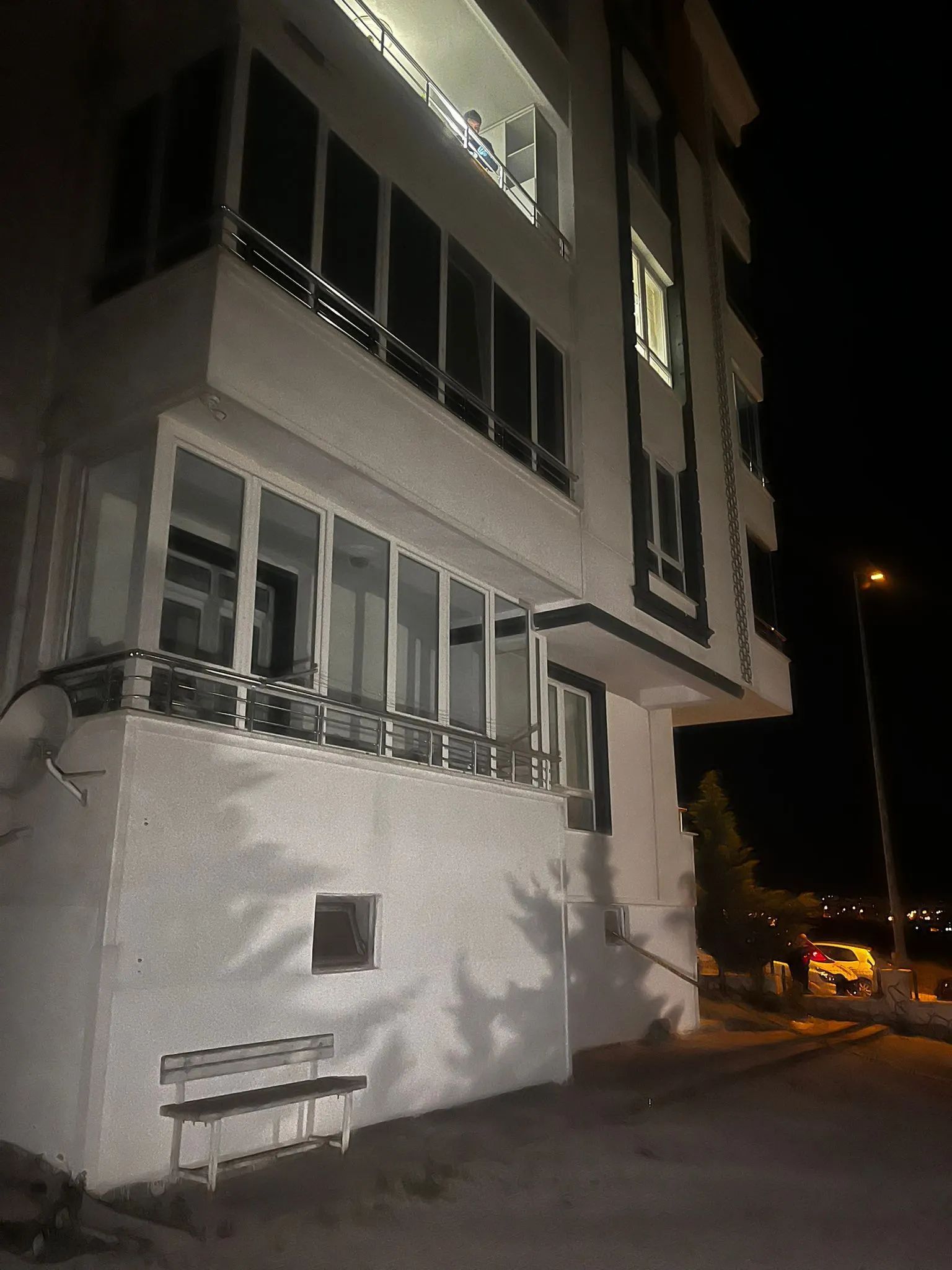 Nevşehir’de Dehşet Anları: 15 Yaşındaki Genç Kız 3. Kattan Düşerek Ağır Yaralandı